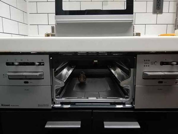 はるか彼方の銀河系…は案外身近なところに？　BB8のいる宇宙空間は台所だった！