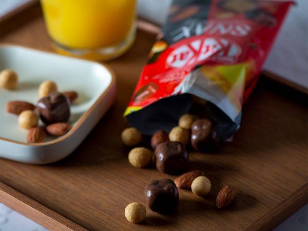 オンライン飲み会で自慢したい！　キットカットが発売した気になる『新商品』って？