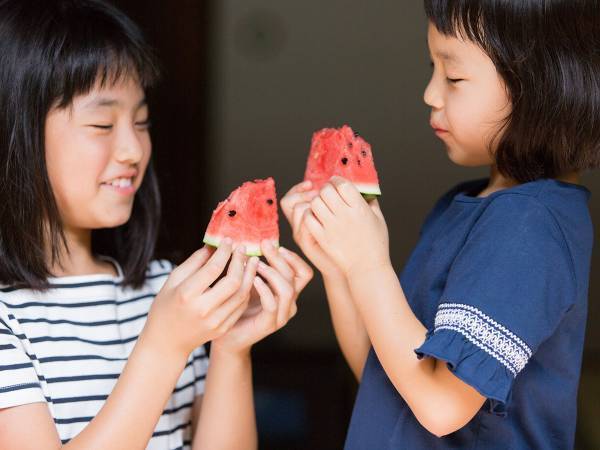 「スイカにレモン汁をつけると…」　全農が教える『裏ワザ』に、反響