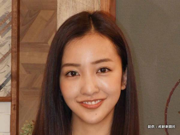 板野友美、２９歳のバースデーを報告！　９年前の自分に「衝撃！」な１枚とは…