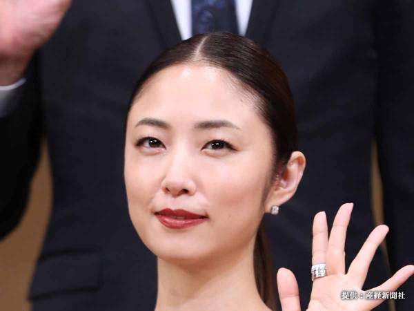 MEGUMIが長男の反抗期に「なかなか激しい日々」　セクシーなワンピース姿で余裕を見せる