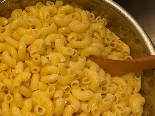 ゆで上がったマカロニを見て、あ然…　なぜなら？　「事件です」「笑った」