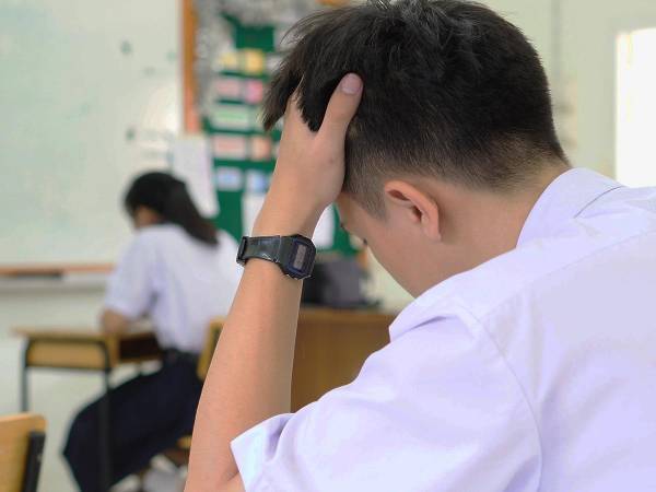 ネットでの活動がバレてしまった高校生　母の言葉に１０万人が「泣いた」