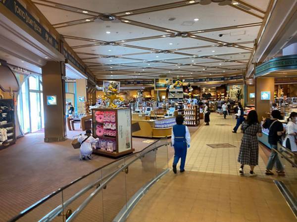 「え、なにこの線…」　感染症対策をしたディズニーに行くと『ある変化』が…