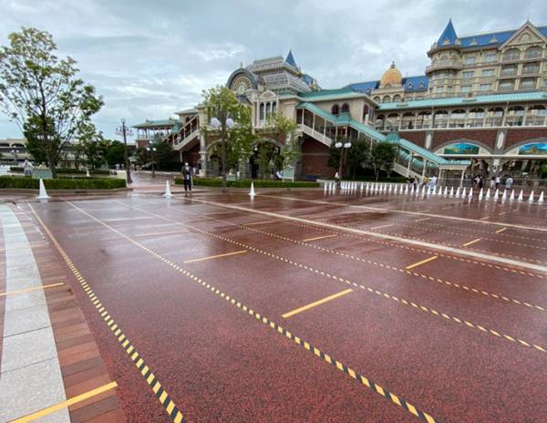 「え、なにこの線…」　感染症対策をしたディズニーに行くと『ある変化』が…