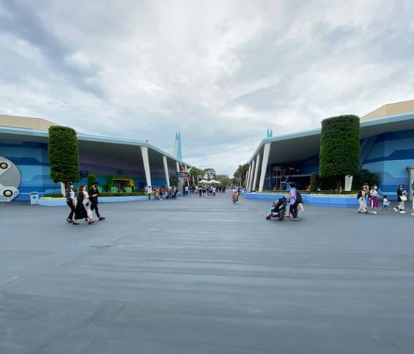 「え、なにこの線…」　感染症対策をしたディズニーに行くと『ある変化』が…