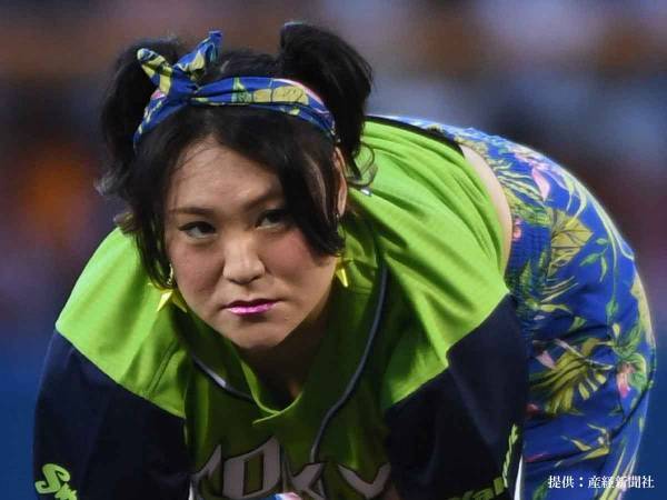 ここまで揃えたところはさすが！軽快なトークで、汗をかきながらバービーが…