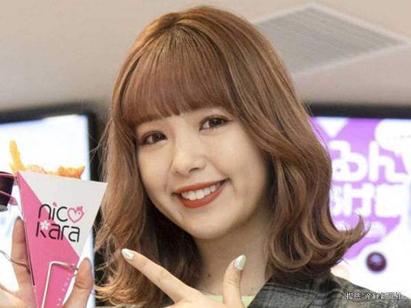 藤田ニコル、中学生時代の写真に「別人」　変貌ぶりに衝撃の声