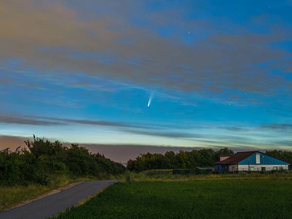 今回のチャンスを逃せば次は５０００年以上先　発見されたばかりの彗星が肉眼で見られる