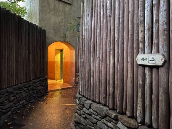 ディズニーランドの喫煙所２０２０年版　【場所や行き方まとめ】