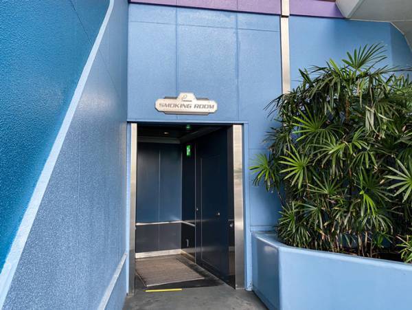 ディズニーランドの喫煙所２０２０年版　【場所や行き方まとめ】