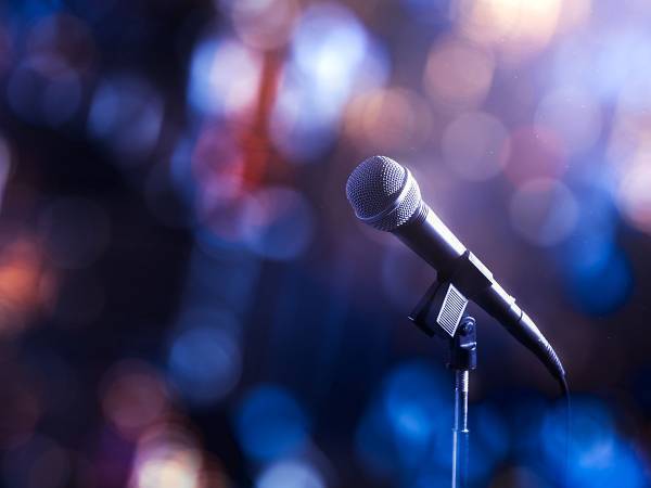 先輩が来るまで席に座らない後輩たち　V6井ノ原快彦がかけた言葉に称賛の声