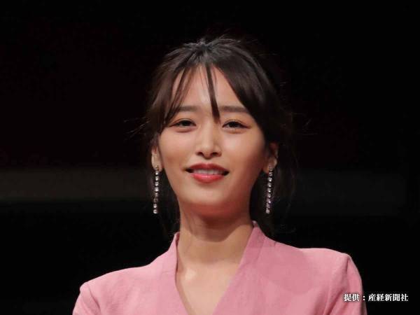 近藤千尋のブラトップ姿に驚愕！　ファン「めっちゃ細い！」「本当にママ？」