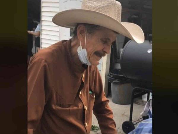 アイス売りのおじいさんからアイスを買った若者たち　おじいさんが涙した理由は