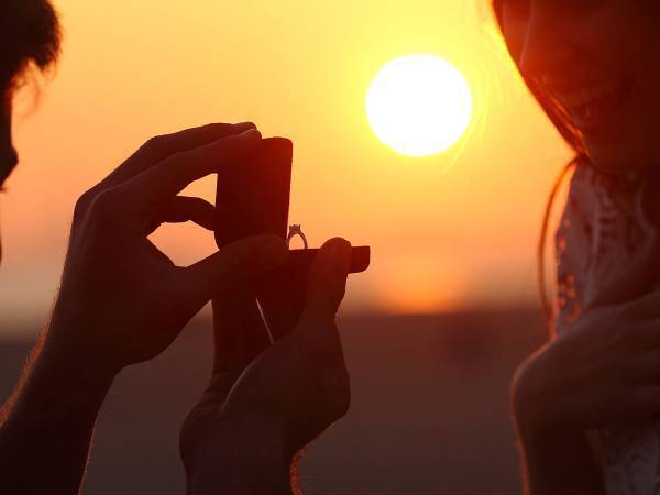 これはすごい！　この先５０００年以上は実現できない幻のプロポーズとは