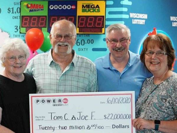 宝くじで２３億円が当たった男性　なぜか受取人が２人？　理由にニッコリ