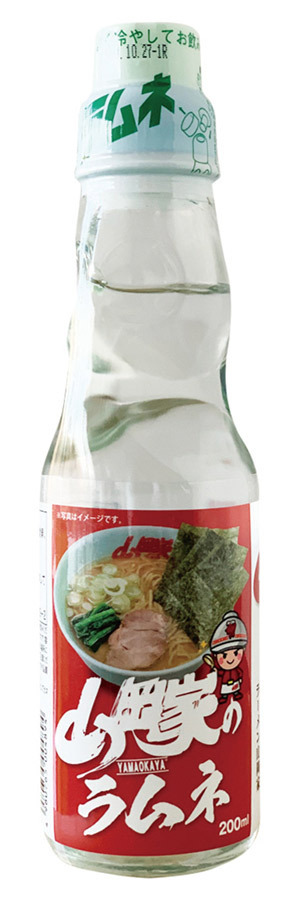 ラーメン店の中にベッド…！？　異色の光景に、ネット上がざわつく