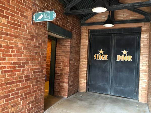 ディズニーシー喫煙所の場所【２０２０年版】　入り口前の喫煙所情報も