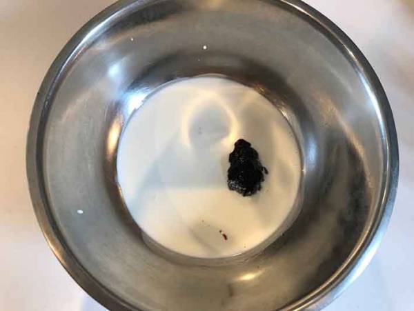 こんな方法あったなんて！生クリームがあっという間に泡立つライフハック