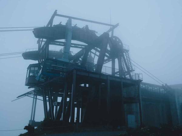 まるでホラー映画！？滋賀県の観光名所の写真が話題