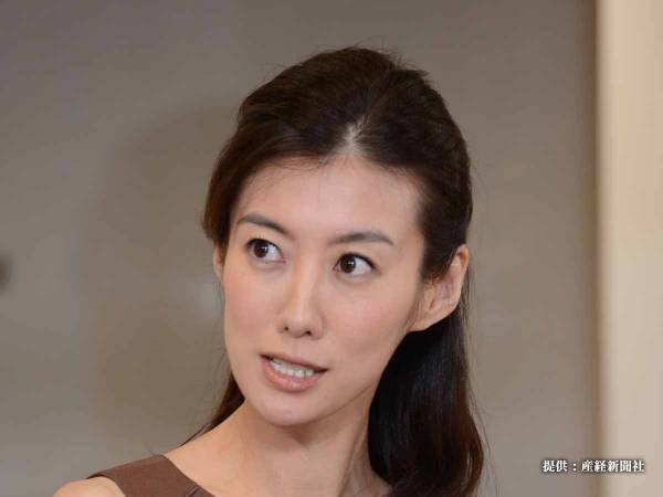 ともさかりえ、涼しげな『お団子ヘア』で夏を満喫　ほっそり二の腕に「暑さ、吹き飛んだ…」