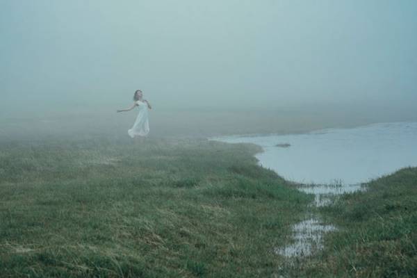 セルフタイマーで撮っていた女性　しかし、確認すると写っていたのは…