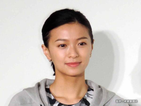 榮倉奈々の顔なし写真　「やっぱり素敵！」とファンが注目したのは？