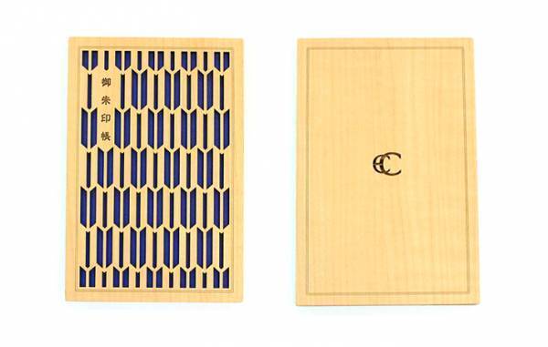 「ますますありがたい気持ちになった…」繊細な美しさにハッとする　木製の御朱印帳