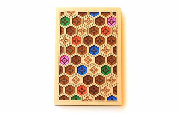 「ますますありがたい気持ちになった…」繊細な美しさにハッとする　木製の御朱印帳