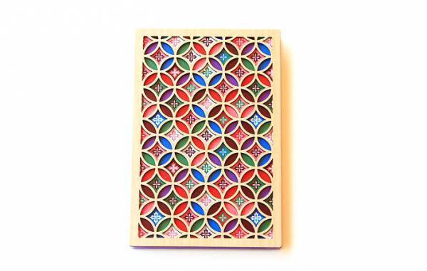 「ますますありがたい気持ちになった…」繊細な美しさにハッとする　木製の御朱印帳