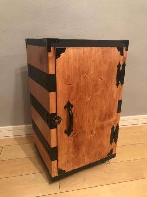 『鬼滅の刃』にハマッた父が作った本棚　扉を開けると…完成度の高さに言葉を失う！