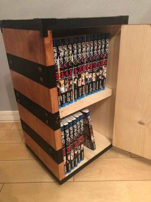 『鬼滅の刃』にハマッた父が作った本棚　扉を開けると…完成度の高さに言葉を失う！