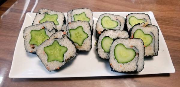 会社を辞めて農業を始めた父親　変わったキュウリの形に海外からも反響が上がる