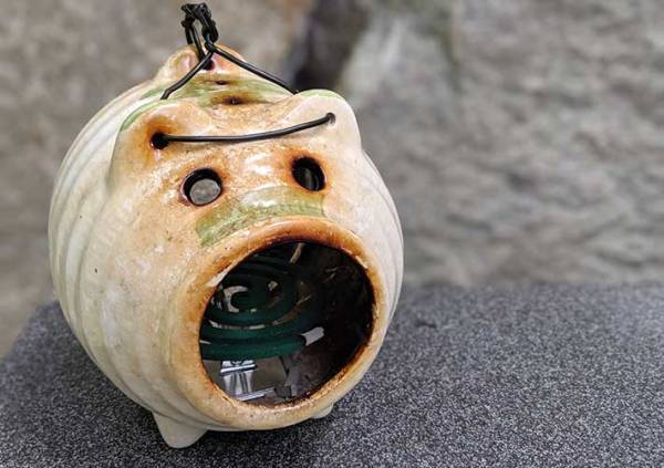 蚊取り線香の正しい使い方　ペットがいる部屋で使っても大丈夫？　持続時間は？