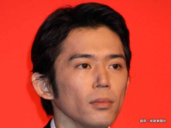 岡田義徳、不機嫌な長男をユーモアたっぷりに紹介　「メンチ切ってますなー」