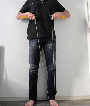 二重跳びのコツは縄跳びの調整から　動画で動きを見ると「こう跳べばよかったのか」