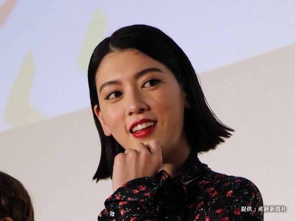 三吉彩花のチャイナドレスがまさに神！　「チャイナのためのような美脚」