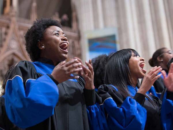 ピアノでの弾き歌いがカッコイイ！　マシュー・ローの「アメイジング・グレイス」に魅せられて…