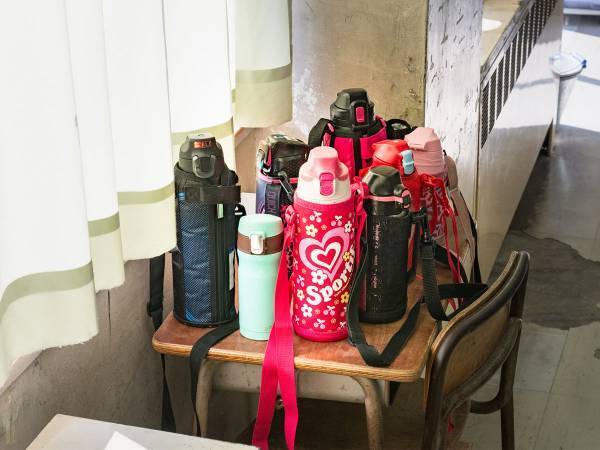 「名案！」「素晴らしい」　小中学校に設置された熱中症対策に称賛の声が相次ぐ