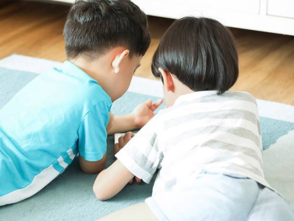 父親と母親と一緒に「弟を育てる」といった３歳長男　すると、数年後…？