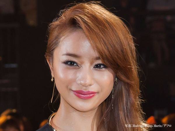 「安心できる瞬間なんて…」　安倍首相、辞任理由への批判にモデルが苦言