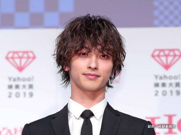 横浜流星の眼鏡姿がクール系イケメン過ぎて「国宝級…」　新しい扉が開いた人、多数