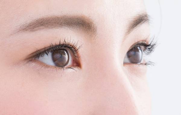 子供の『二重整形』に近藤春菜が言及　内容に、称賛の声！