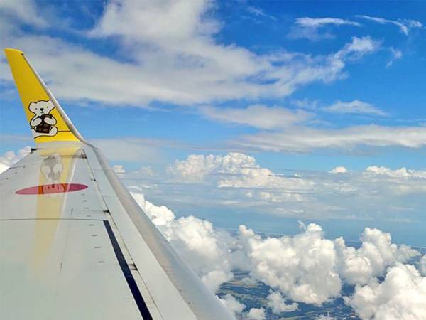 機内で眠っていた漫画家　目を覚ますとCAから心温まるサービスが届いていた！