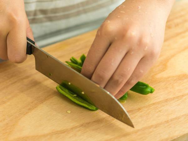 ピーマンの『苦味』は切り方次第！　JA全農の投稿に「知らなかった」「早速試す」の声