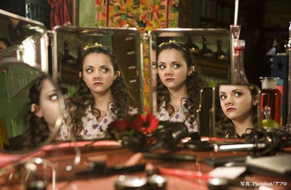 『アダムス・ファミリー』名子役クリスティーナ・リッチの現在は？　映画とともに振り返る