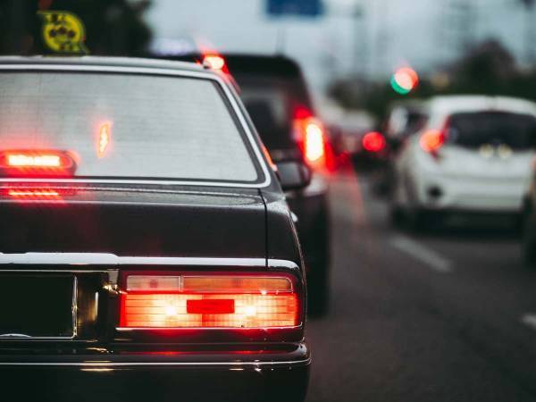 泣いている女性の前に停まった、タクシー　運転手の行動に心打たれる