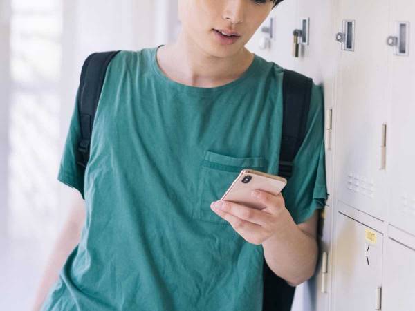 ２０歳の誕生日に浮かれる男性　母に「産んでくれてありがとう」とメールをすると…？