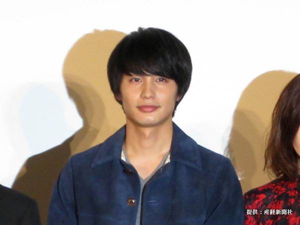 中村蒼、前髪全上げ自撮りを公開　「相変わらずイケメン…」反響続々