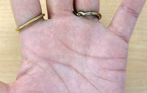 手相で金運を見る線は？　金運線がない人は金に対して…